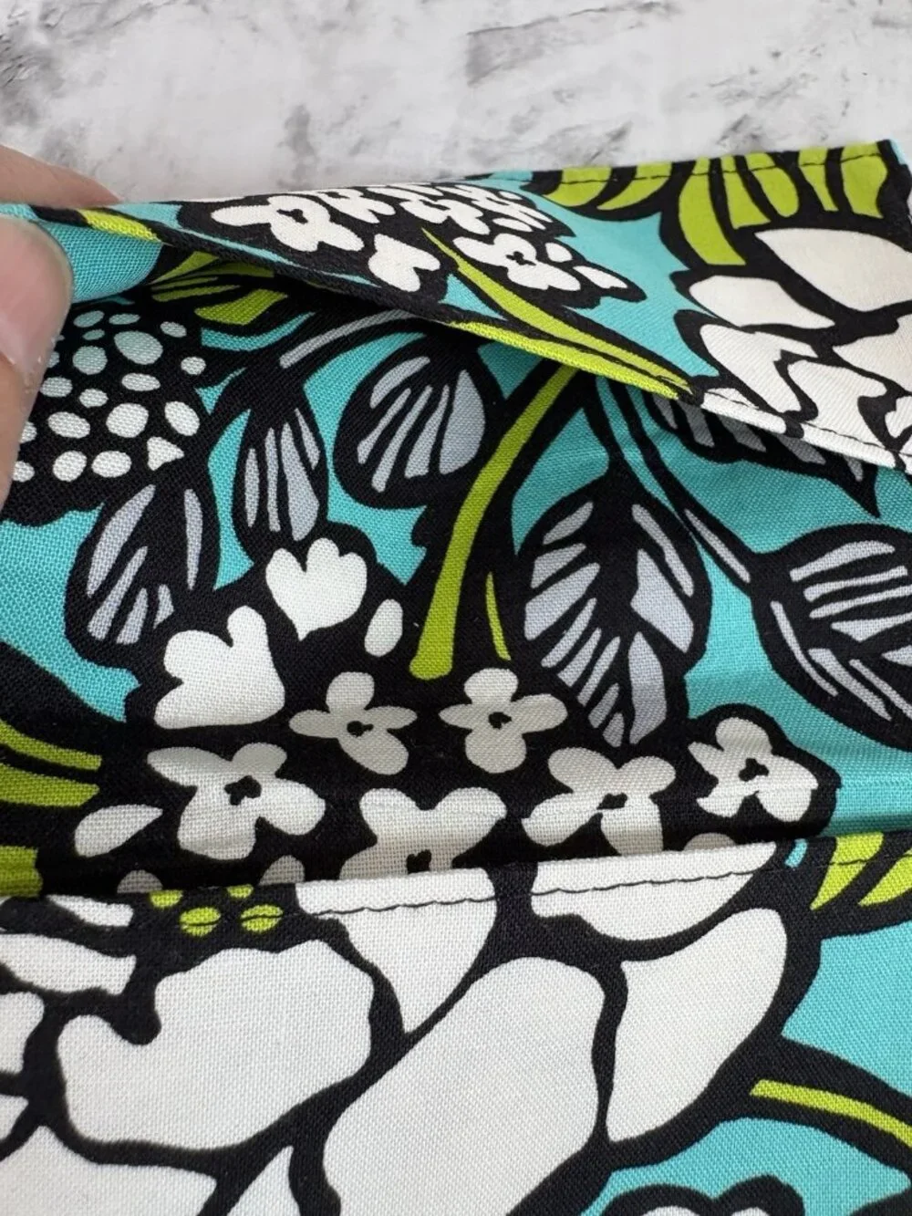 *Vera Bradley Checkbook Cover Case ISLAND BLOOMS Retired - Picture 5 of 5